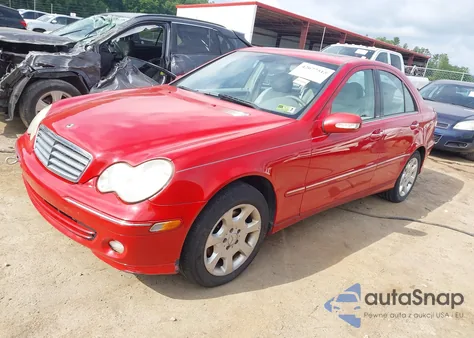 2005 Mercedes-Benz C 240 Luxury 4Matic z USA, uszkodzony, nr VIN WDBRF81J35F571898